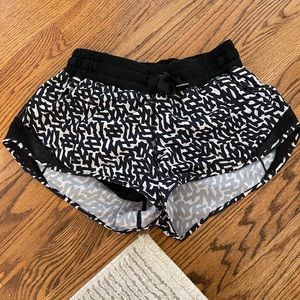 Lululemon Hotty Hot Short 2.5in